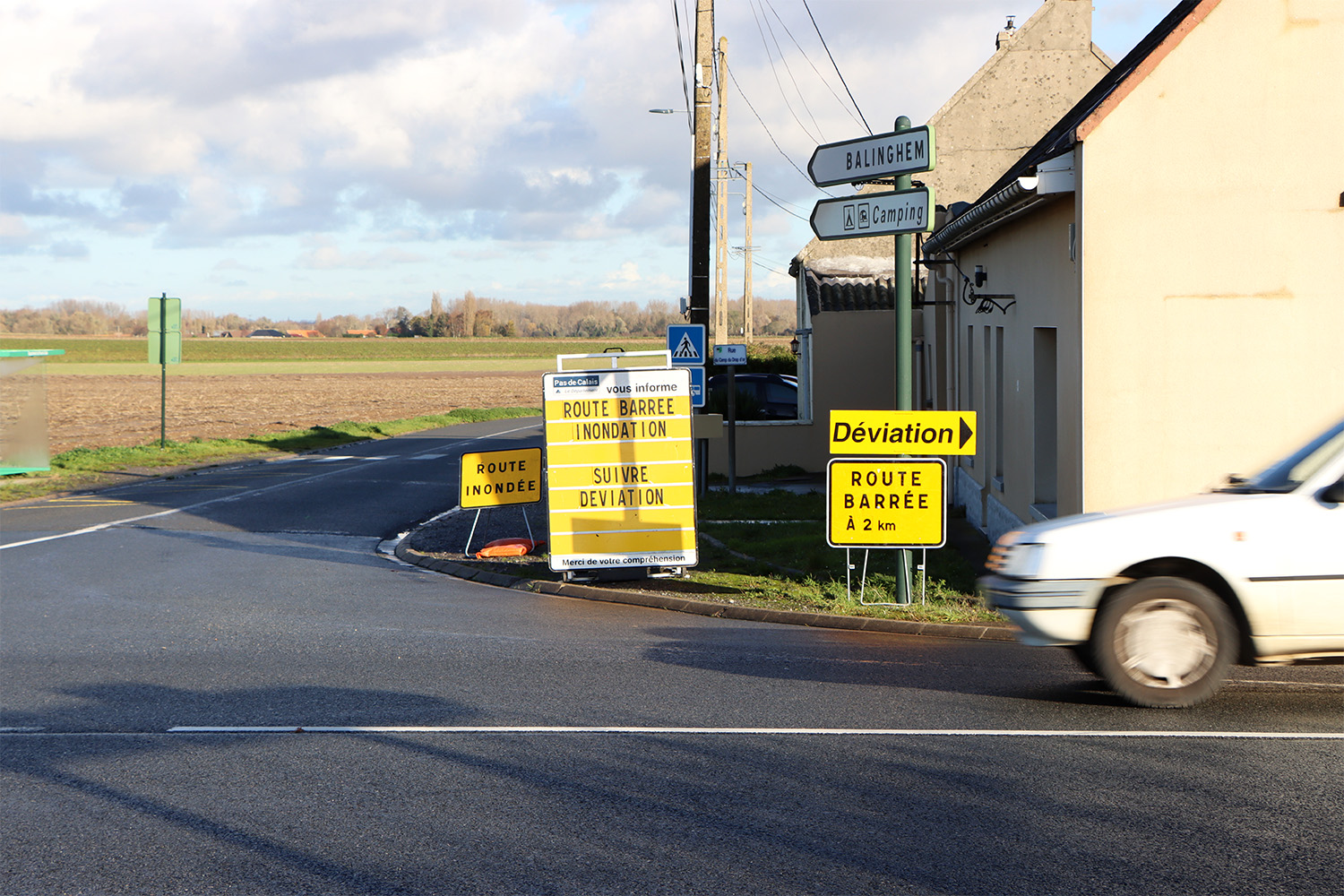 Panneaux route barrée