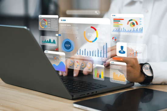 Concept de tableau de bord RH, chiffres et graphiques