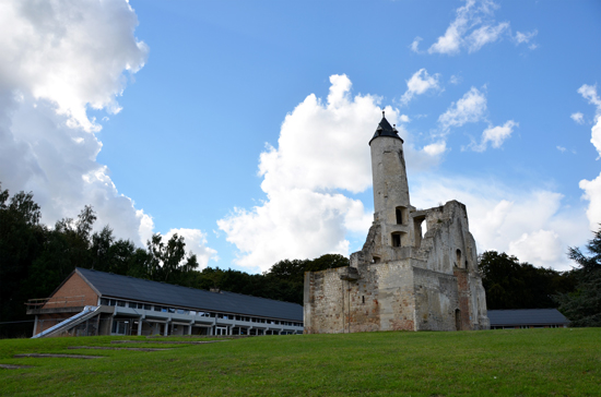 Le siège du CdG62, situé sur le site du donjon de Labuissière